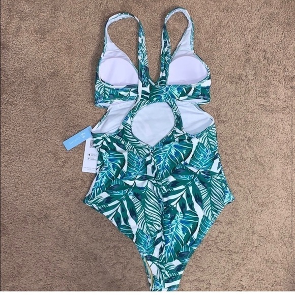 𝅺cupshe tropical leaf cut out wrap style bathingsuit NWT medium - Picture 5 of 8